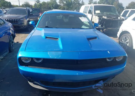 2018 Dodge Challenger Sxt Plus z USA, uszkodzony, nr VIN 2C3CDZAG7JH333962